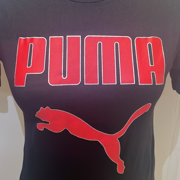 PUMA T-Shirt Black & Red Size 8 (US) Kids $25 - Picture 2 of 8